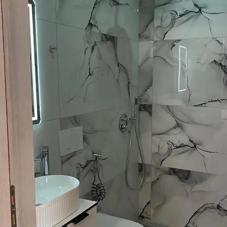 Lukas Apartamento Ksamil